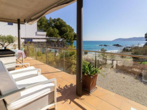 Apartamento de lujo frente al mar en Playa de la Tonyines, 3 habitaciones, terraza, garaje y más - ES-228-127